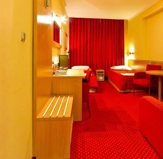 Sanok Hotel | Dom Sportowca Błonie - MOSiR