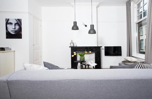 Utrecht City Center Apartamento | Dom Tower Apartment #4 by H.C.A