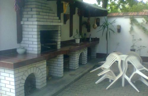 Backi Petrovac Cama Y Desayuno | Domaćinstvo Opavski