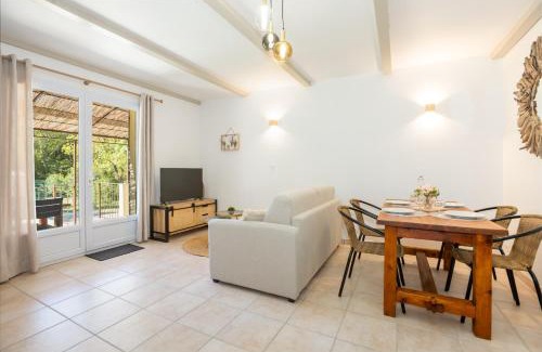 Eyguieres Apartamento | Domaine De Meyrol - Gite 1