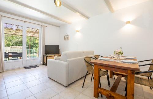 Eyguieres Apartamento | Domaine De Meyrol - Gite 1