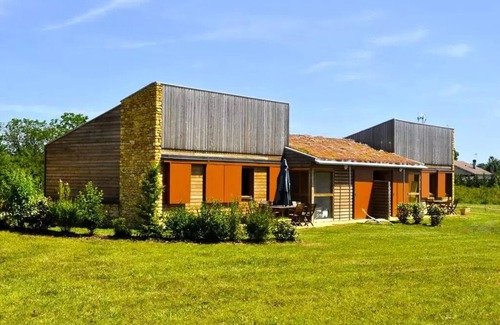Sorges-et-Ligueux-en-Perigord Villa | Domaine des Bories **** - House the Barn 2 habitaciones 2/4 personas
