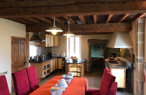 Ourches Casa | DOMAINE DES CHABRIERS: casa señorial con piscina a 15 minutos del DROME