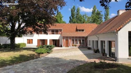La Ferte-Saint-Cyr Apartamento | Domaine des Pommiers en fête