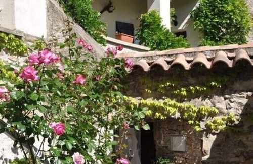 Molieres-sur-Ceze Apartamento | Domaine du Figuier in a former winery, nature park, family-friendly - Apartment 1