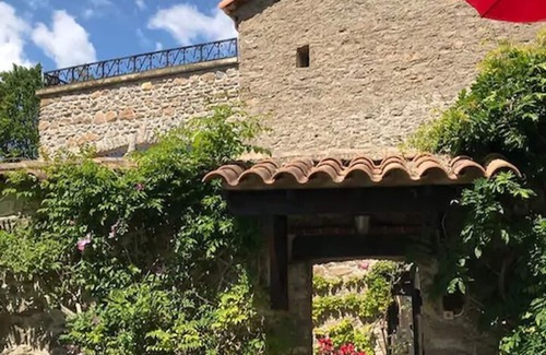 Molieres-sur-Ceze Apartamento | Domaine du Figuier in a former winery, nature park, family-friendly - Apartment 1
