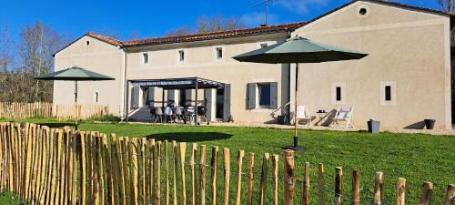 Montazeau Casa | Domaine du Pré de l'étang