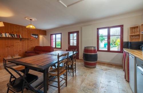 Saint-Cyr-en-Bourg Casa | Domaine Fouet - A 100m du Domaine, visite de cave et dégustation gratuite