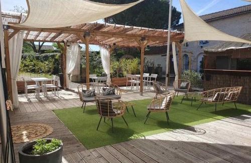 Aiguillon Cama Y Desayuno | Domaine le Baraillot, Chambres et repas d'hôtes, soirée étape