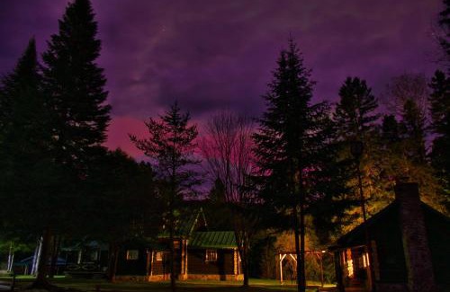 Mauricie Hotel | Domaine le Bostonnais - Le Village en Bois Rond