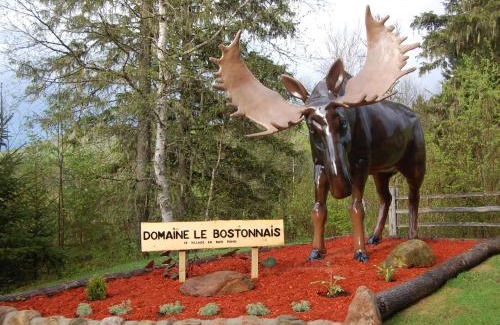 Mauricie Hotel | Domaine le Bostonnais - Le Village en Bois Rond