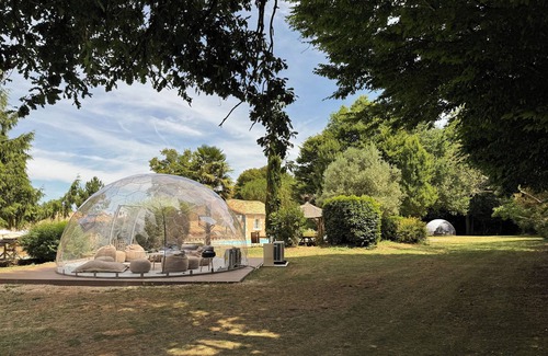 Chey Casa | Domaine Lucienne. An exceptional property with domes and pickleball court.