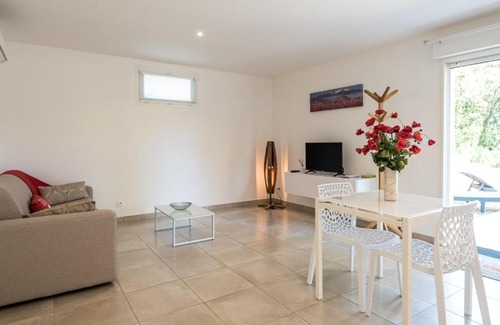 Saint-Genis Apartamento | Domaine Pedra Llampada Gîte Cerise