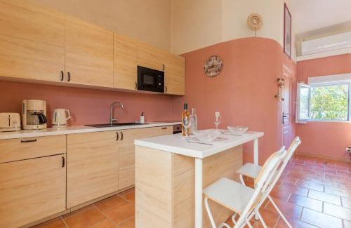 Roussillon Casa | Domaine Plan Des Devens Volupté
