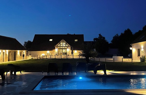 Cour-Cheverny Casa | Domaine, Salle de Réception 150m2, Mariage, Réception 14 Ch 14 Sdbs, Piscine