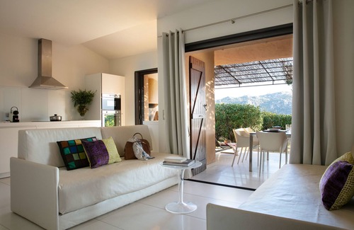 Santa Giulia Casa | Domaine Santa Giulia Palace