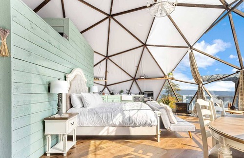 Lupton City Villa | XL Dome Summary: Ever