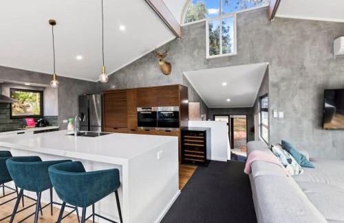 Merrijig Casa | Dome-Cozy Getaway 3 min to Mt Buller