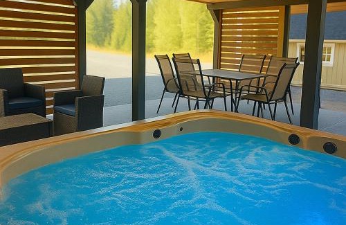 Eatonville Casa | Dome Home Hot Tub! 22 Mi To Mt Rainier!