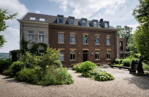 Municipality of Vaals Cama Y Desayuno | Domein Holset BruisendWijnHuis