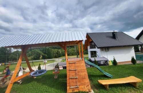 Czarna Casa | Domek Bieszczadzki Staw - Noclegi Czarna