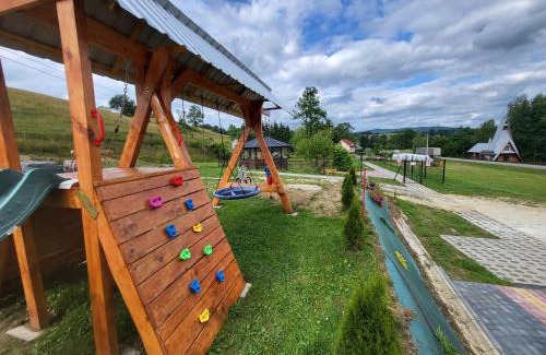 Czarna Casa | Domek Bieszczadzki Staw - Noclegi Czarna