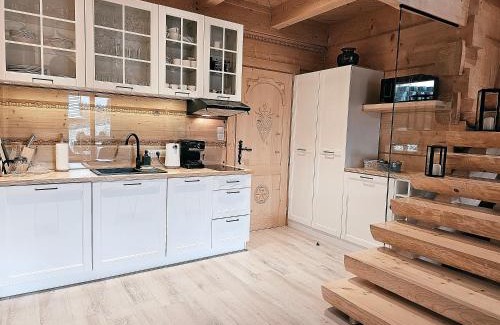 Poronin Chalet De Esquí | Domek Góralski Niedźwiedzia Gawra & Sauna Zone by RentiloPL