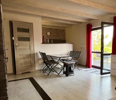 Wrzescie Casa | Domek na źródlanej polanie