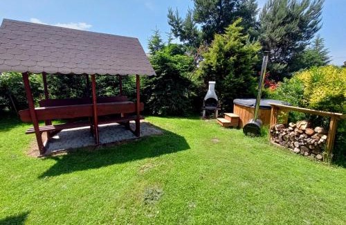Ustrzyki Dolne Chalet De Esquí | Domek z balią ogrodową