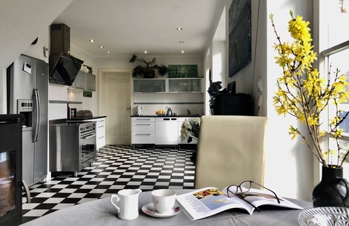 Friedrichstadt Apartamento | Domicilio en el canal en Friedrichstadt n. Mar del Norte, para 2-4 personas