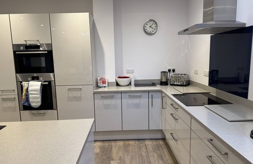 Seaview Casa | Domik super modern home, 4 ensuite bedrooms, garden, pet friendly