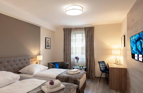 Kernstadt Hotel | Dominik Motel