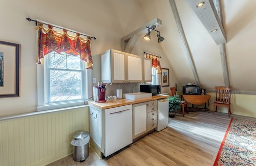 Saint Patrick Casa | Dominion Hill Country Inn