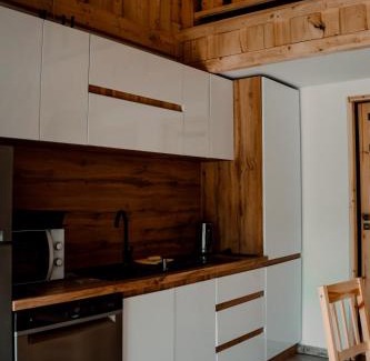 Czarna Casa | Domki na Wypasie