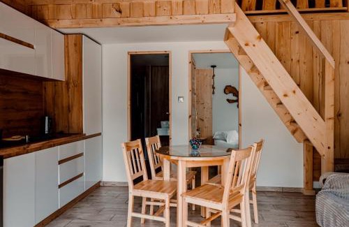 Czarna Casa | Domki na Wypasie