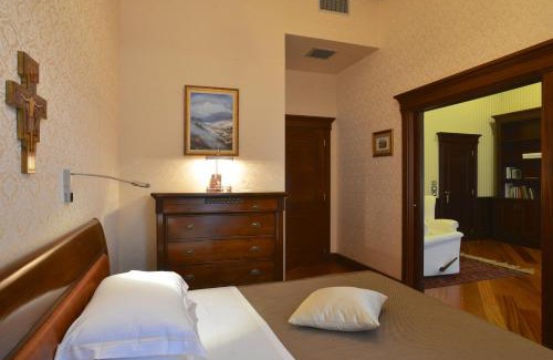 Rione XVIII Castro Pretorio Hotel | Domus Australia
