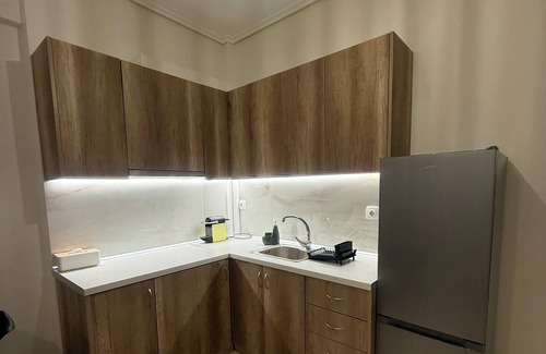 Larissa Apartamento | Domus Philippi–Spacious Stay the Heart of Larisa, Perfect for Families & Friends