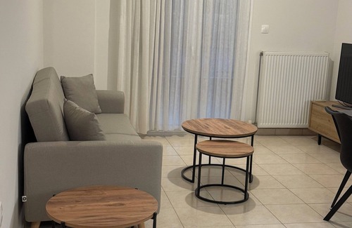 Larissa Apartamento | Domus Philippi–Spacious Stay the Heart of Larisa, Perfect for Families & Friends