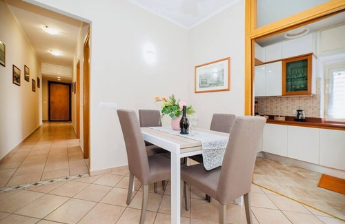 Quartiere XX Ardeatino Apartamento | DomuSky-Attico Eur Montagnola
