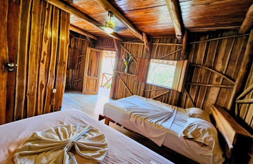 Playa Santa Teresa Cabina | Don Jons Lodge -Surf & Yoga