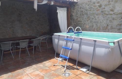 Solosancho Casa | Don Mauricio y periquines