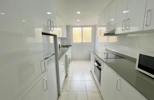 Sitio de Calahonda Apartamento | Dona Lola Martha - Spacious 3 bedroom apartment with partial sea views