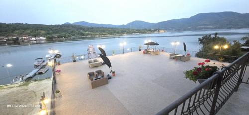 Eselnita Casa | Donaris