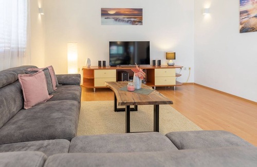 Crno Casa | Donata, Zadar, Croatia