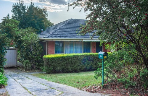 Doncaster East Casa | This house is a 2 bedroom(s), 1 bathrooms, located in Doncaster East, VIC.