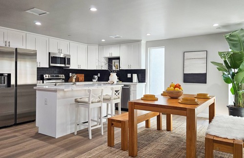 Mid City Casa | Dondo Stay