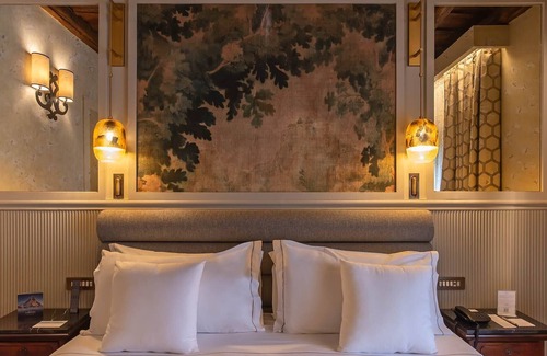Trastevere Hotel | Donna Camilla Savelli – VRetreats