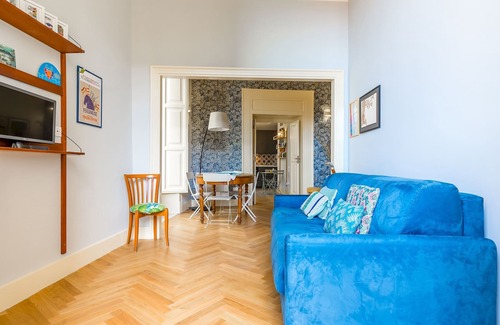 Vittorio Emanuele Apartamento | Donna Costanza - Stylish and Panoramic Flat