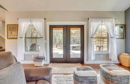 Fir Grove Estates Casa | Donnelly Cabin with Hot Tub Less Than 1 Mi to Boulder Creek!
