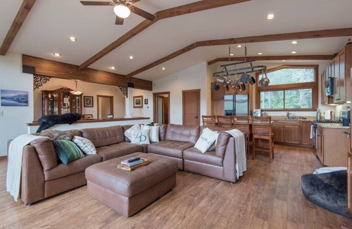Truckee Casa | DonnerDayz. com grande + casa de lujo + nueva bañera de agua salada.